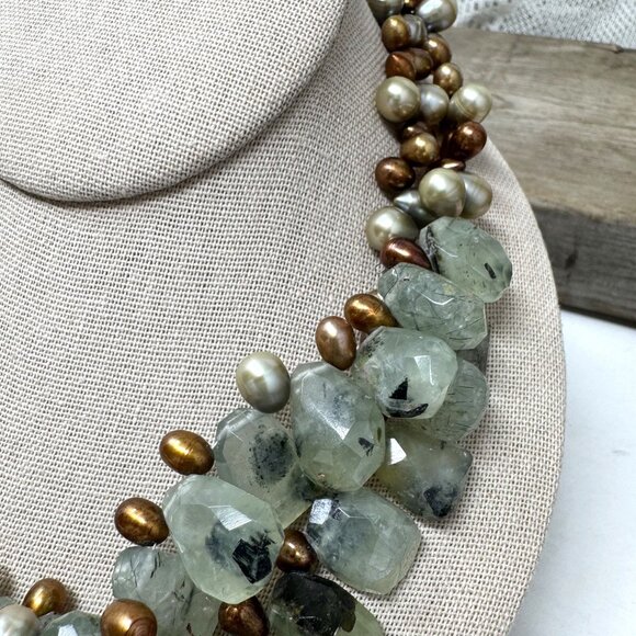 Chunky Prehnite & Pearl Multicolor Statement Necklace Freeform shape - Picture 10 of 11